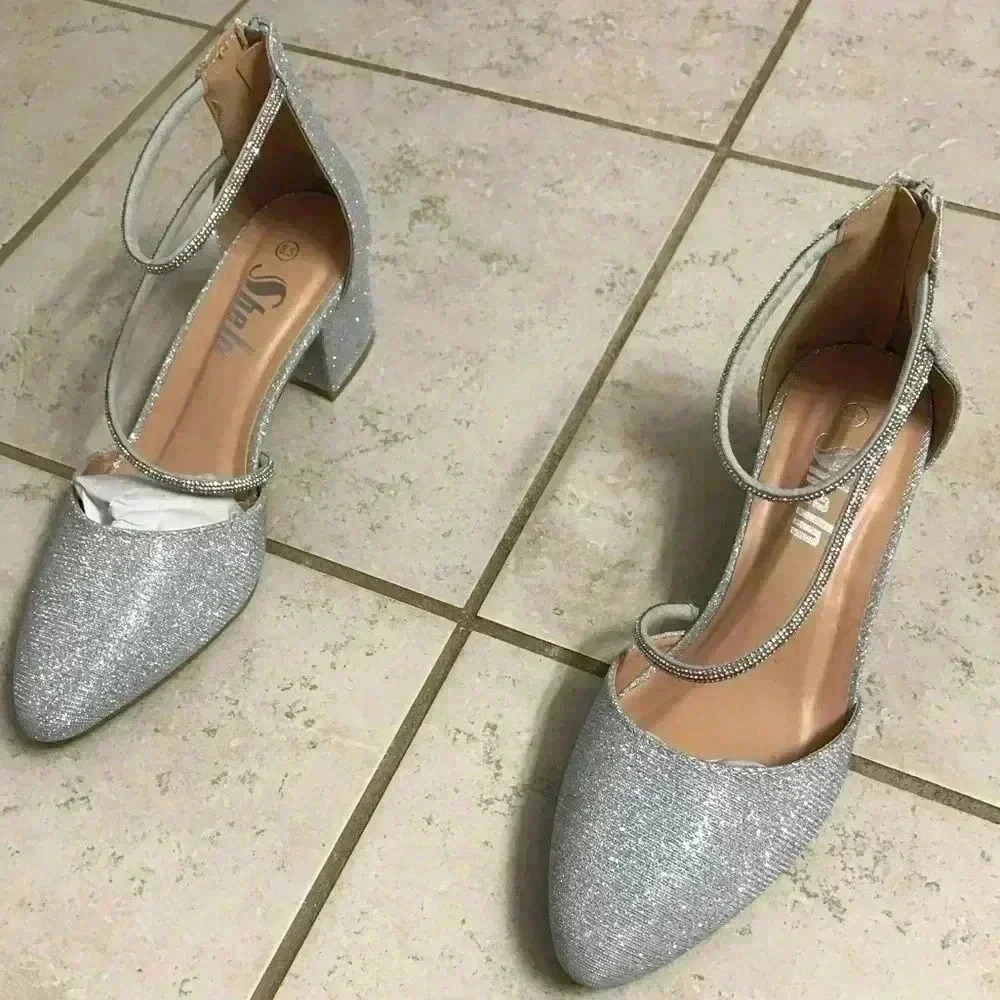 NWOT! 8.5 Holiday Glitter Heels - Picture 7 of 10